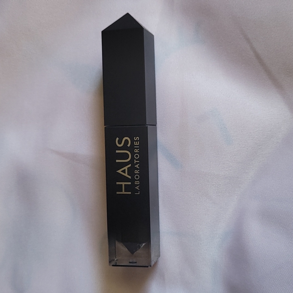 Liquid eyeshadow